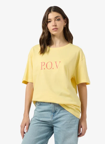 Ginger Crew Neck Holiday Graphic T-shirt