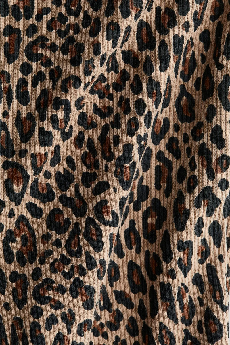 اتش اند ام لغينغز بحافة سفلية واسعة