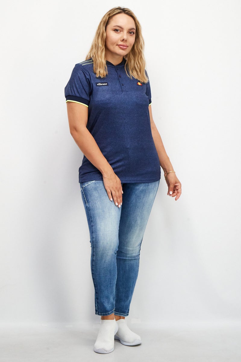 Ellesse بلوزة نسائية بياقة واقفة وأكمام قصيرة بشعار، كحلي - Image 2