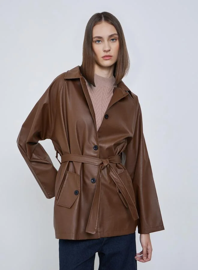 ستايلي جاكيت طويل من الجلد الصناعي بحزام ربطة