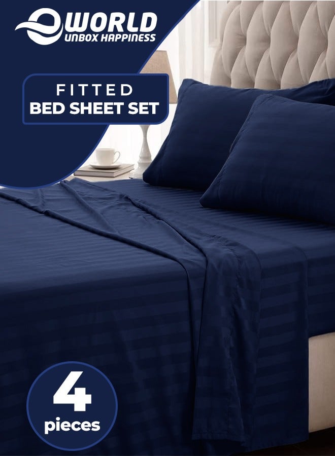 إي وورلد طقم أغطية سرير فاخر مكون من 4 قطع بحجم كينج بلون الأزرق الداكن مخطط يشمل 1 غطاء لحاف (220x240 سم)، 1 ملاءة سرير مطاطية (200x200+30 سم)، و2 غطاء وسادة (48x74+5 سم) للحصول على أناقة مستوحاة من الفنادق الفاخرة. - Image 1