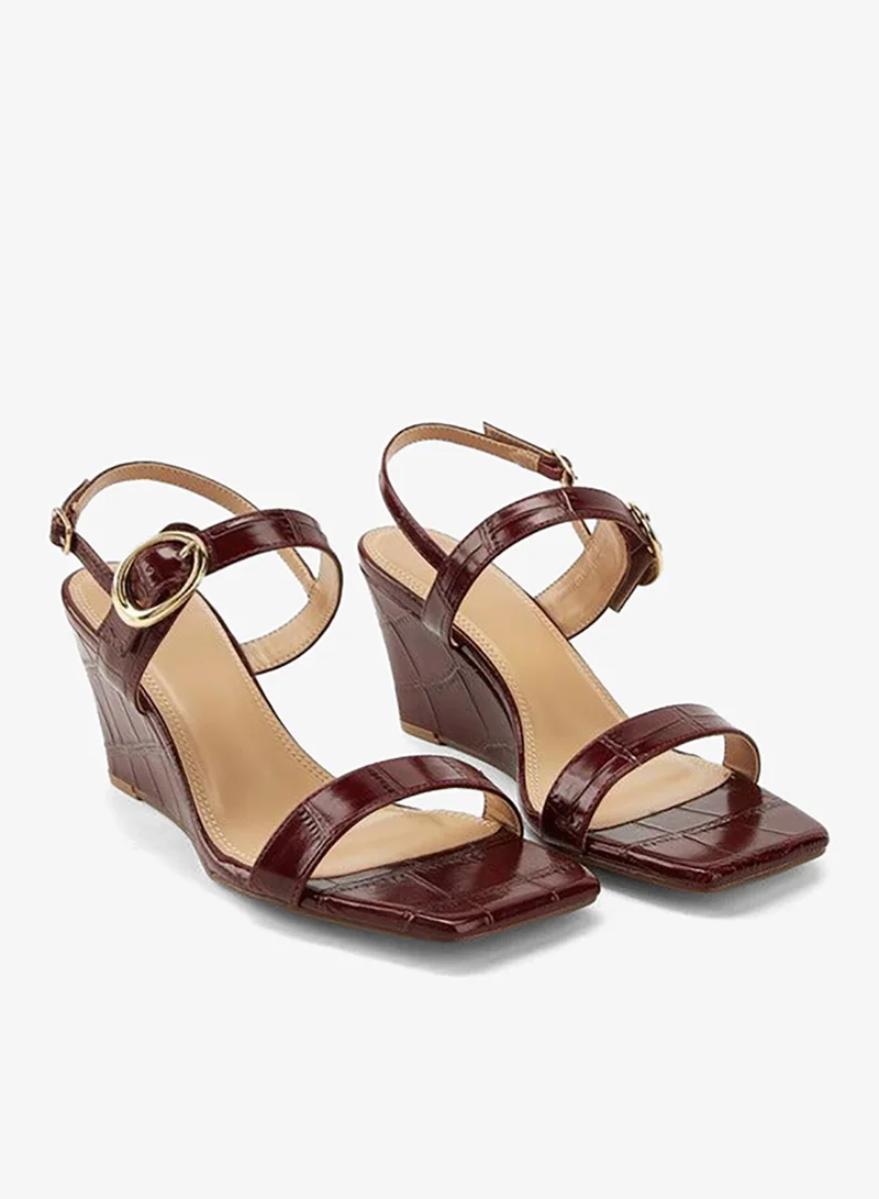 سيليست صنادل نسائية بكعب إسفين وكعب صلب بإغلاق بإبزيم