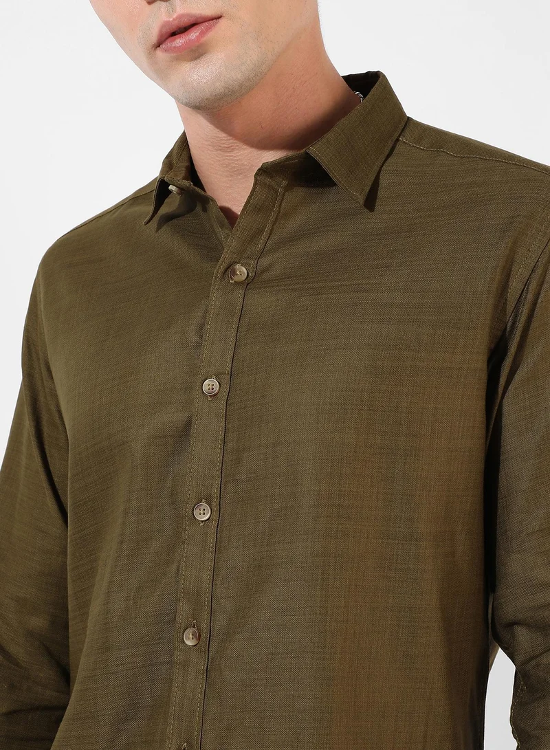 Campus Sutra Men's Solid Olive Green Regular Fit Casual Shirt