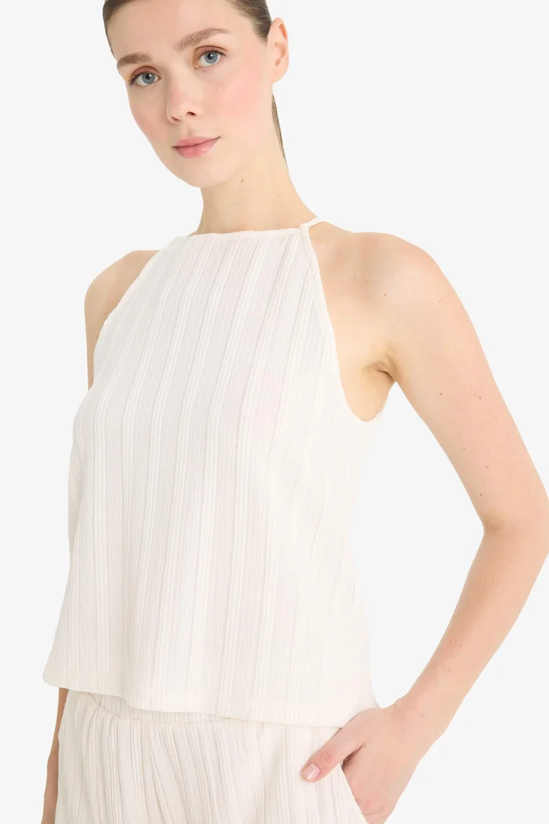 ديفاكتو Regular Fit Crew Neck Crepe Blouse