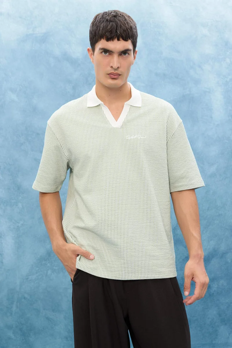 ديفاكتو Boxy Fit Striped Polo T-Shirt