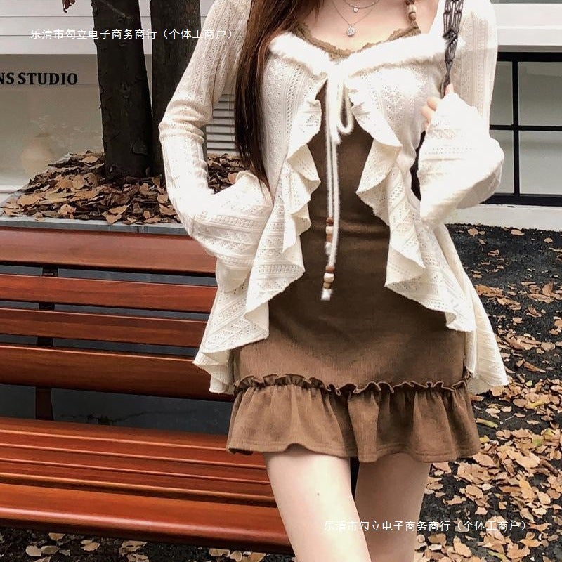 American Retro Wasteland Style Girl Suspender Dress Short Knitted Ruffle Autumn Cardigan Fashion Two-Piece Set - Image 2