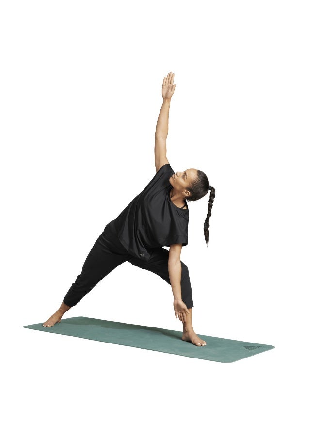 Adidas yoga women t-shirt  - Image 4