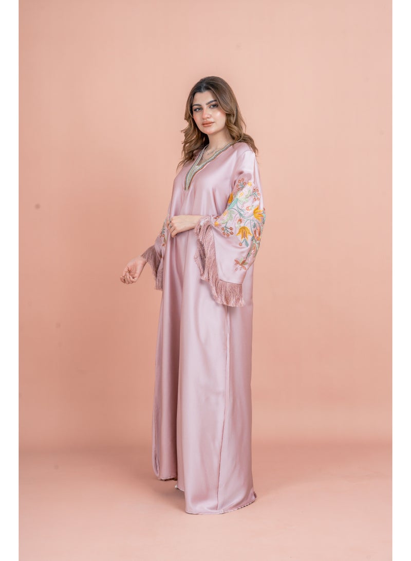 اكسا جلابية مطرزة بأكمام بتفاصيل لامعة وردي - Image 3