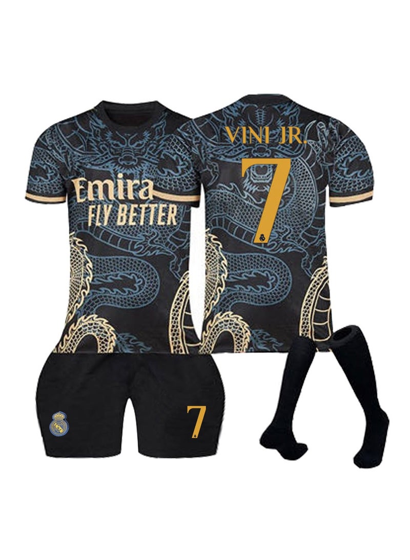 عام 23-24 قميص ريال مدريد لكرة القدم بتصميم التنين الأسود الطبعة الخاصة فيني جونيور #7. يأتي مع قميص كرة القدم والشورت والجوارب بأحجام الأطفال والكبار، هدية مثالية لأصدقاء المشجعين. - Image 1