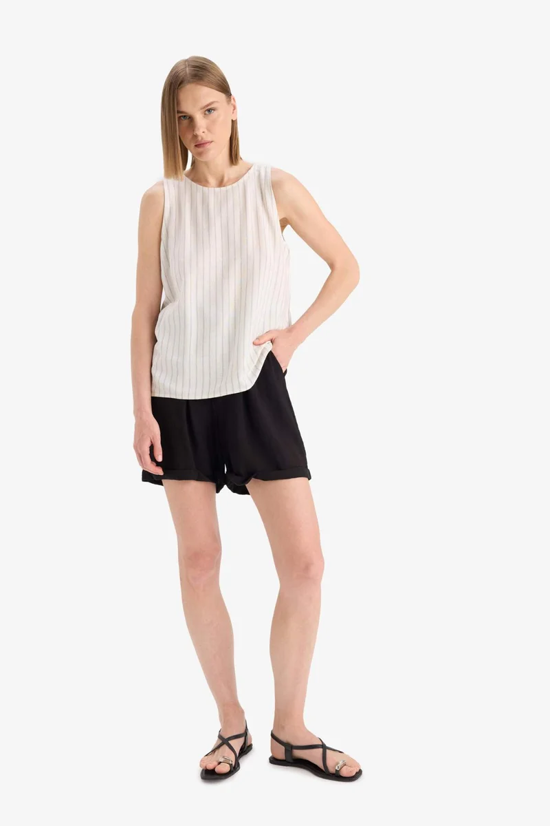 ديفاكتو High Waist Shorts