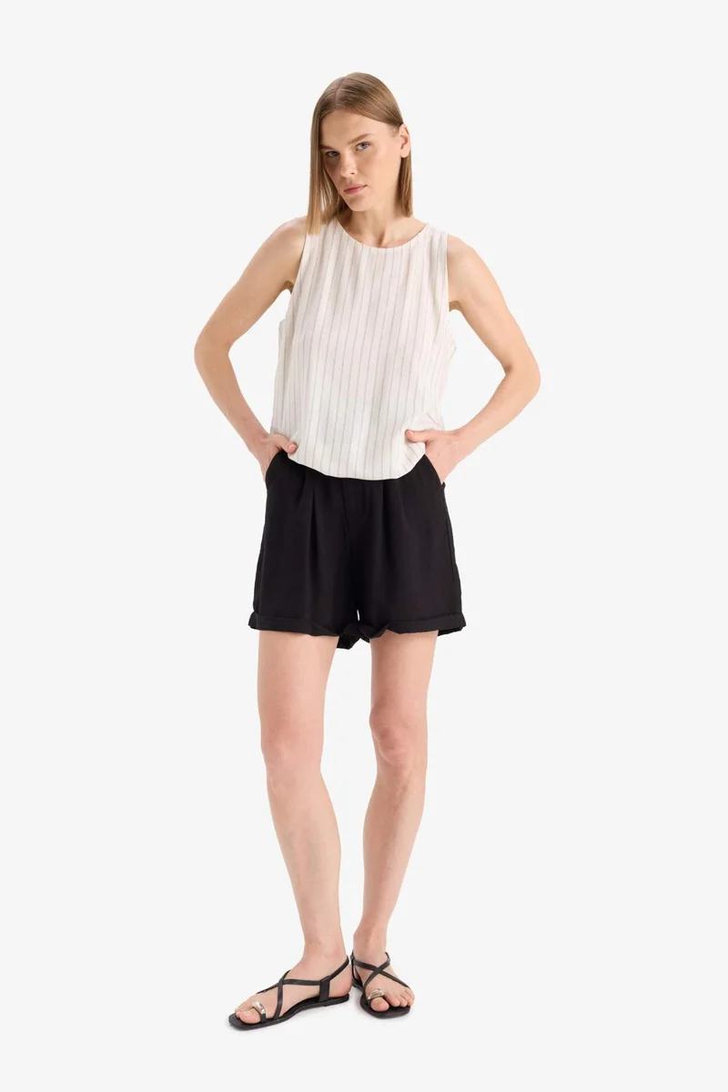 ديفاكتو High Waist Shorts