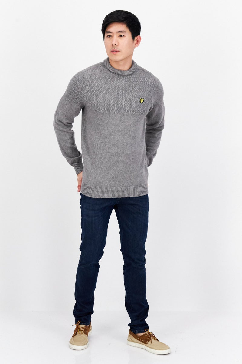 Lyle & Scott سويت شيرت رجالي بأكمام طويلة وياقة مزيفة مع شعار مطرز، رمادي متوسط - Image 4