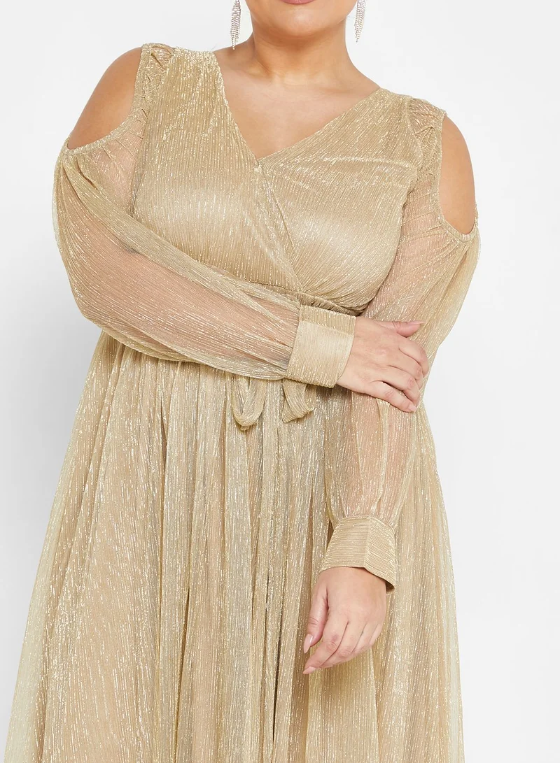 Ella Limited Curve Metallic Plisse Cold Shoulder Dress