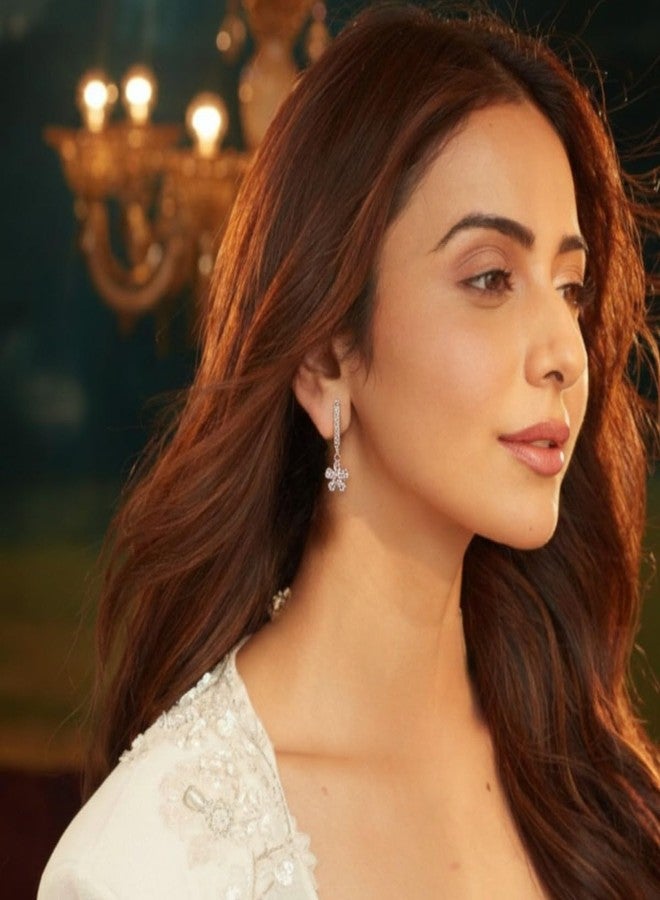 اكسيشر أقراط متدلية بتصميم زهور مرصعة بأحجار الراين بلون الذهب الوردي من أكسيشر، أقراط متدلية بمشبك مستوحاة من المشاهير، هدايا عيد الحب للصديقة أو الزوجة - Image 2