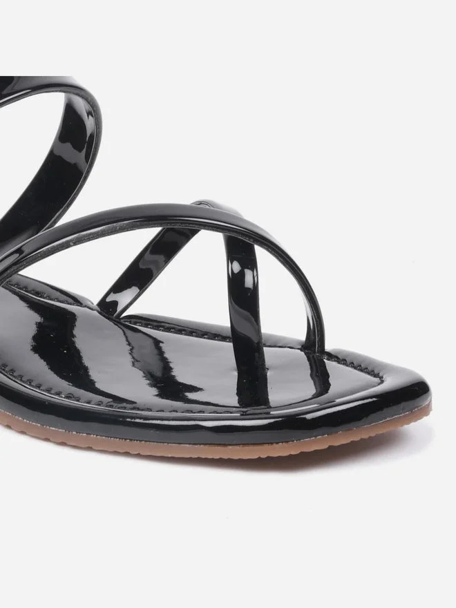 GNIST GNIST Plain Cross Toe Strappy Flat Sandals