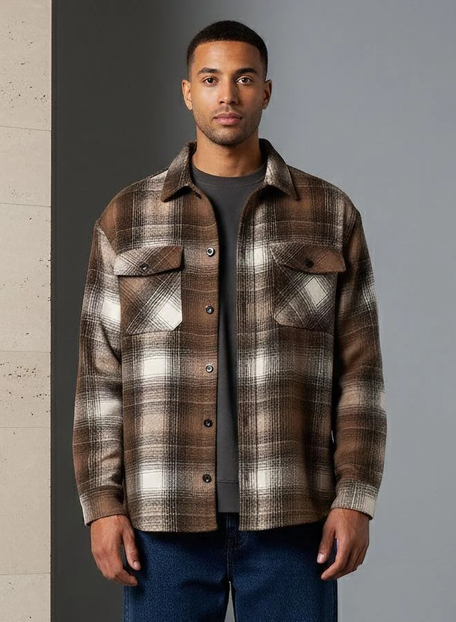 سبلاش فيڤ قميص رجالي بجيوب رفرف بقصة عادية