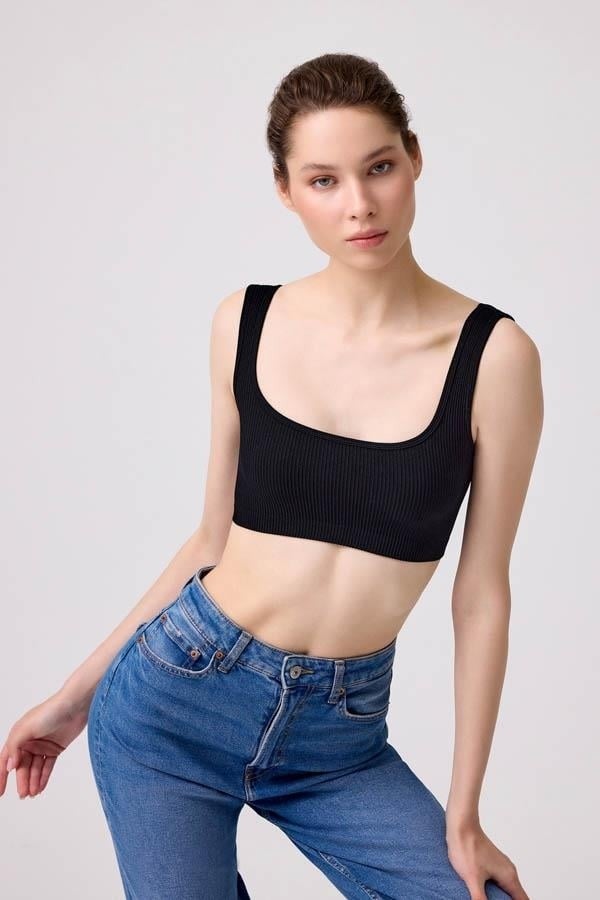 COTTONHILL Premium - Women's Black Seamless Square Neck Crop Top Bustier  - Image 3