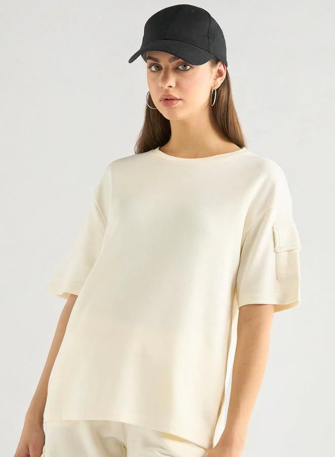 سبلاش فيڤ طقم بنطلون كارجو وتيشيرت بتفاصيل جيب وياقة ضيقة