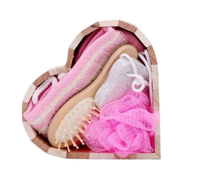 HEART SHAPED BOX BATH SET ITEMS SPONGE PUMICE HAIR COMB SPA ITEMS HOME BATH SHOWER SPA BASKET GIFT BATHROOM WOODEN BATH SET FOR MEN BODY BACK LEGS AND FOOTPINK