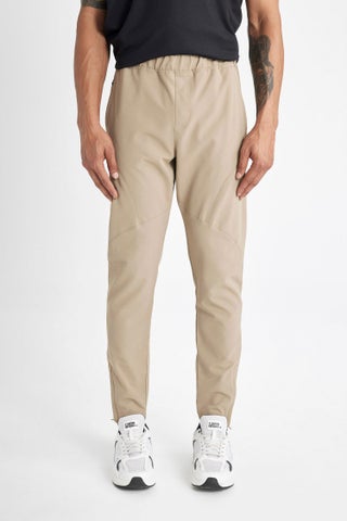 Man DeFactoFit Slim Fit Woven Sports Jogger Sweatpants - pzsku/ZF6B25FEAA3EEF2DE2667Z/45/1748351947/469f360b-69e2-4405-b63f-c26bef11a8e3