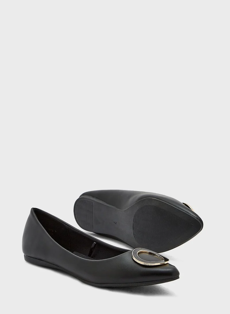 Vincci Pointed Toe Pumps