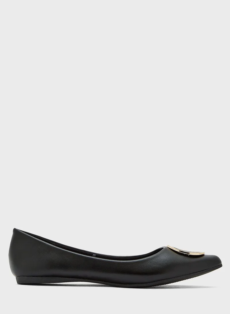 Vincci Pointed Toe Pumps