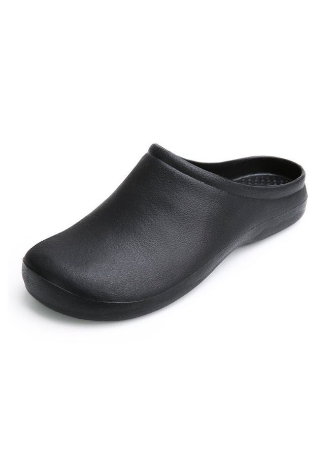 Surgical shoes, chef shoes, fully enclosed breathable shoes for men, and protective shoes suitable for doctors, nurses, chefs, and laboratory workers. These shoes are non-slip. - Image 1