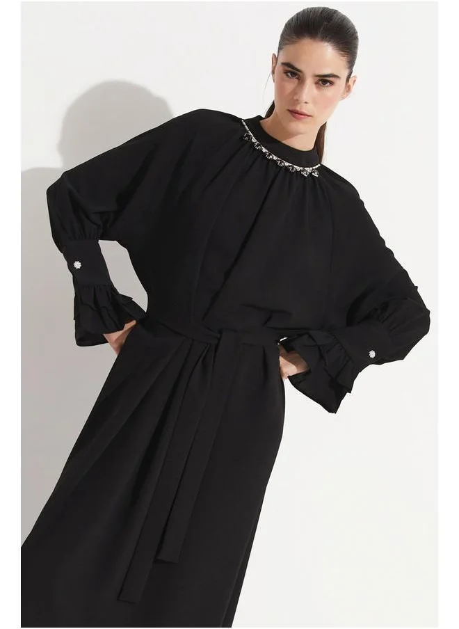 جون June Bell Sleeve Stone Neck Dress Black