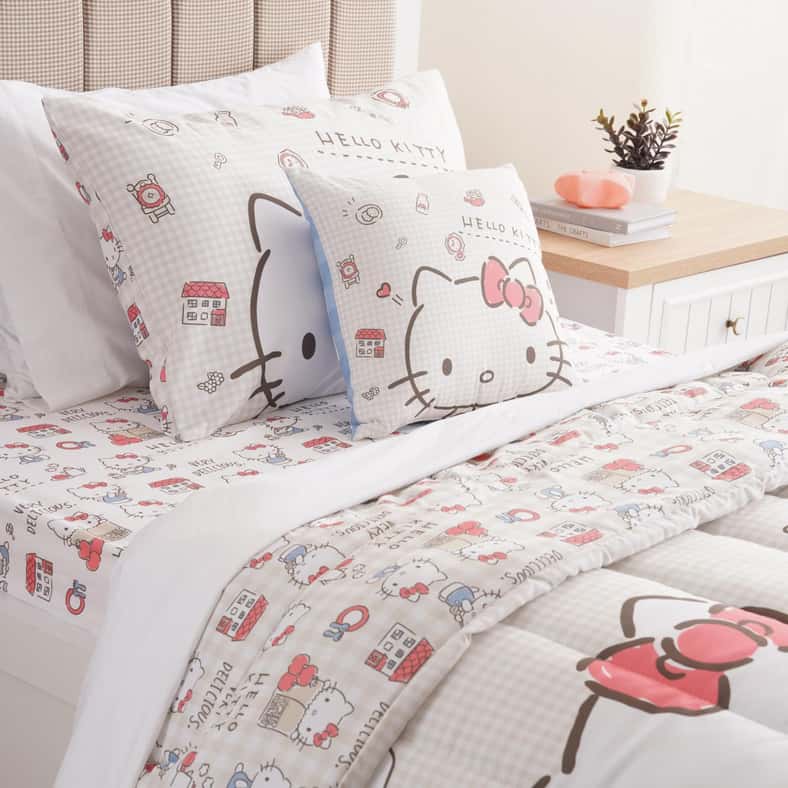 Pan Home Hello Kitty Sweetbaby 4 pcs Microfiber Bed in a Bag 160x220- Beige - Image 3