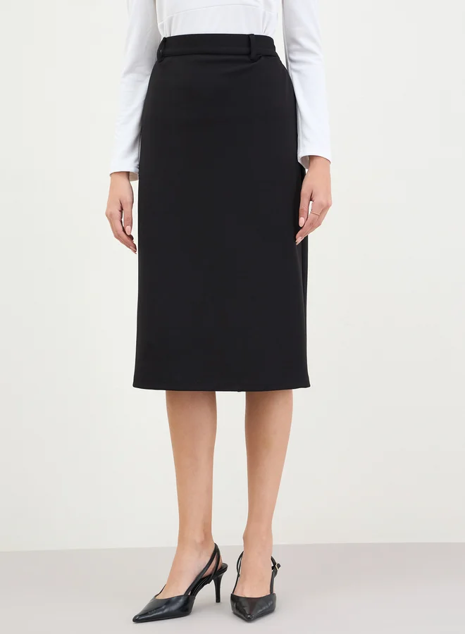 ستايلي تنورة ميدي ضيقة بفتحة خلفية