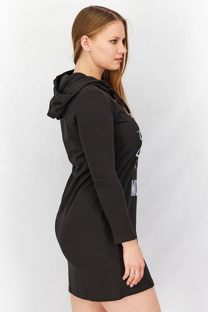 Love Moschino فستان سويت شيرت طويل الأكمام مزود بغطاء رأس للنساء، أسود - Image 3