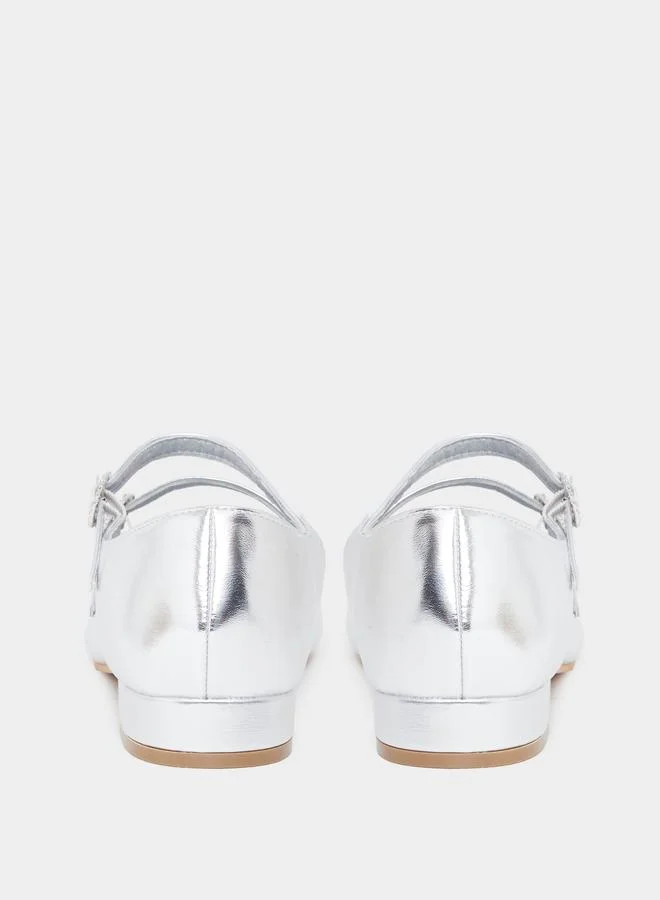 Styli Styli Metallic Double Buckle Shoes