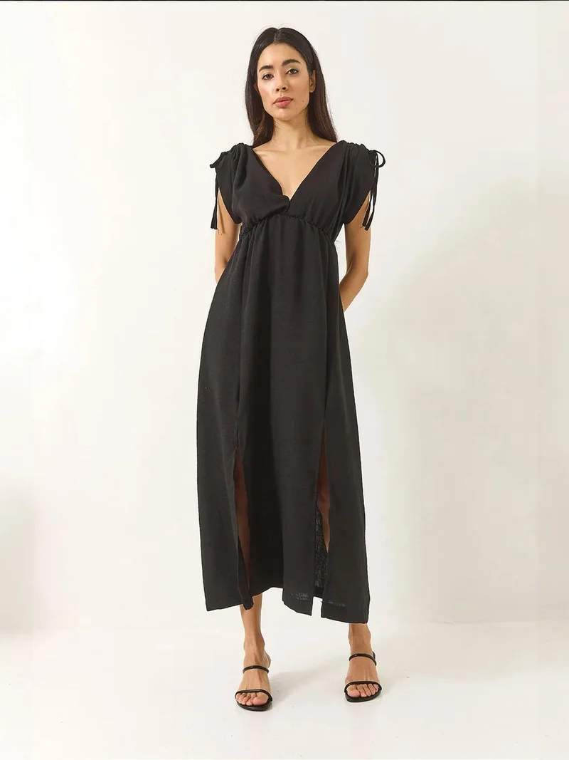 Bianco Lucci LUCCI V-Neck Maxi Dress with Slit