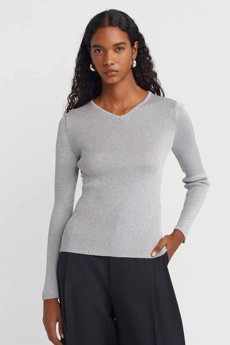 DILVIN Women's Slim Fit V-Neck Ribbed Sweater
