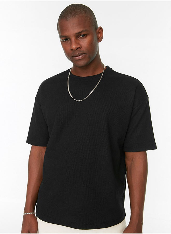 trendyol Black Oversize Crew Neck Short Sleeve T-shirt TMNSS22TS00049 