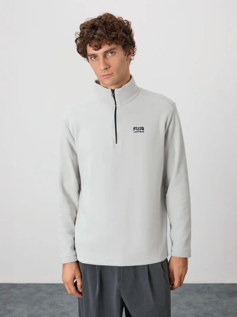 تومي لايف TOMMY Men's Plush Half-Zip Sweatshirt