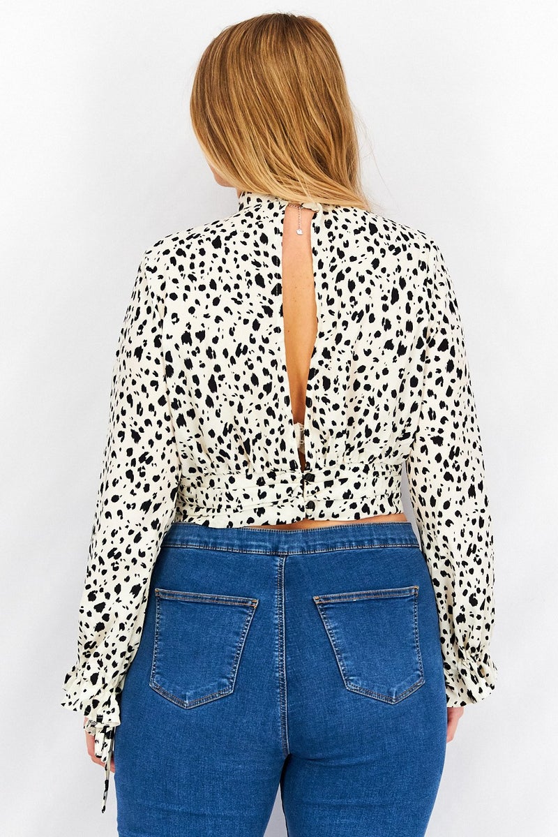 Koco & K Women Band Collar Long Sleeve Allover Print Crop Top, Ivory/Black - Image 4