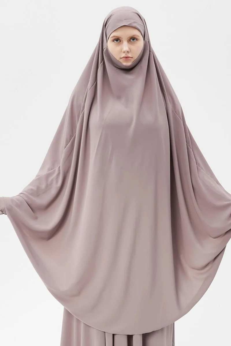 التوبة Women's Hijab Medina Silk Bed Sheet Set, Veiled Soufflé and Skirt