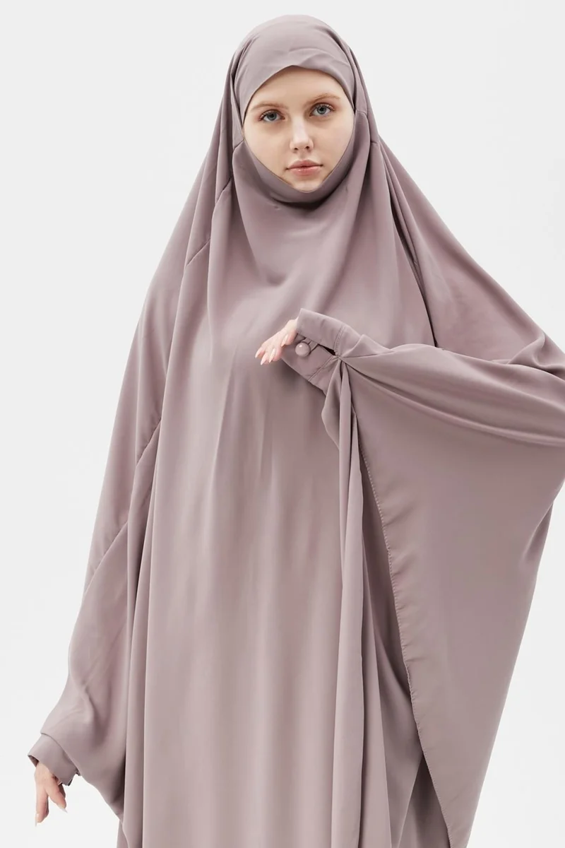 التوبة Women's Hijab Medina Silk Bed Sheet Set, Veiled Soufflé and Skirt