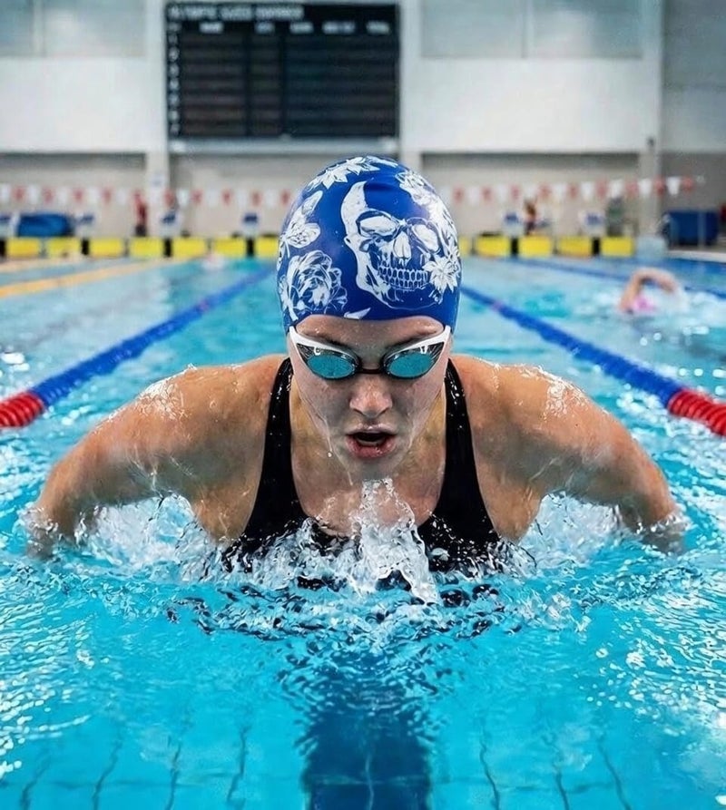 Flexible silicone swimming cap – protects hair from water and chlorine with a comfortable design for professional and everyday swimming. - Image 2