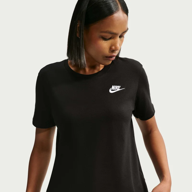 Nike Women's Sportswear Club T-Shirt