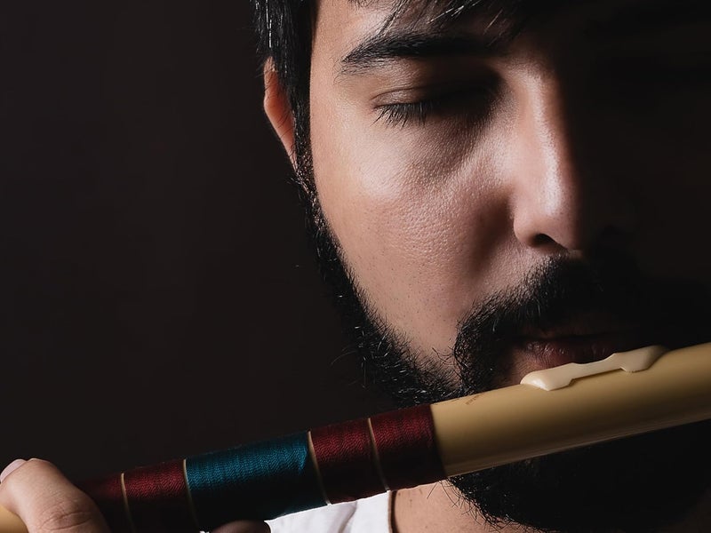 Radhe Flutes بانسوري وسطى طبيعي لليد اليمنى | مارون وأخضر داكن | مضبوط مع تانبورا A=440Hz | فلوت PVC + غلاف مخملي + دروس فلوت بالهندية والإنجليزية - Image 2