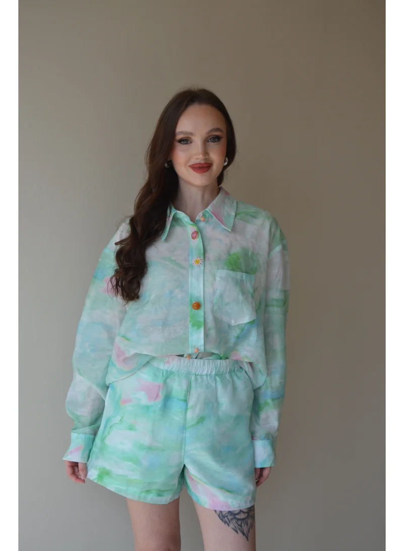 2Trendy Women's Watercolor Print Relaxed Fit Shorts - Light Green/Multicolor