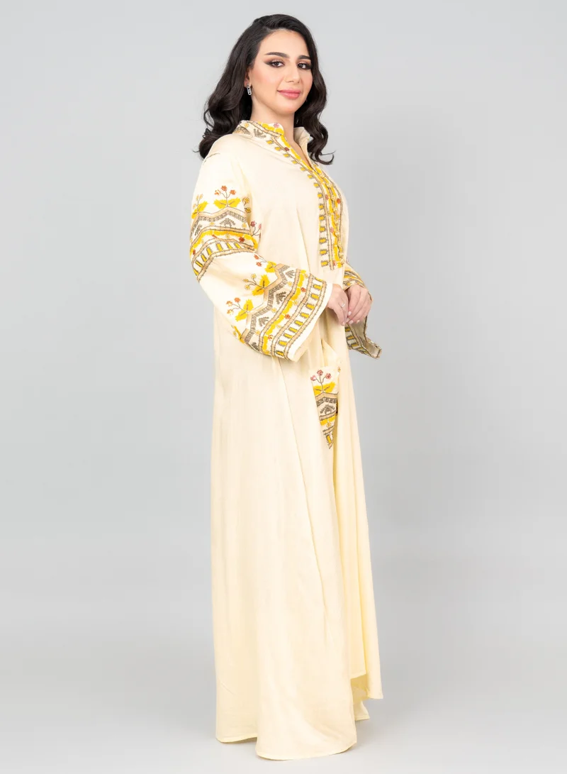 اكسا جلابية سادة مع تطريز وجيوب OMN06 بيج