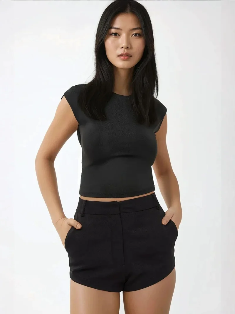 زوبعة شورت بخصر عالٍ وساق مستقيمة