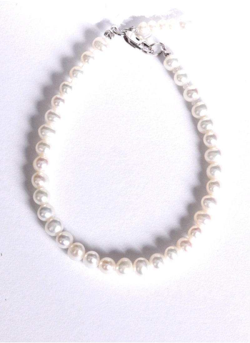 MIKURA - KIDS Bracelet 1st 14Cm, Freshwater Pearls, A Quality, White Color, 4.0-2.5MM, 18KW - Image 1