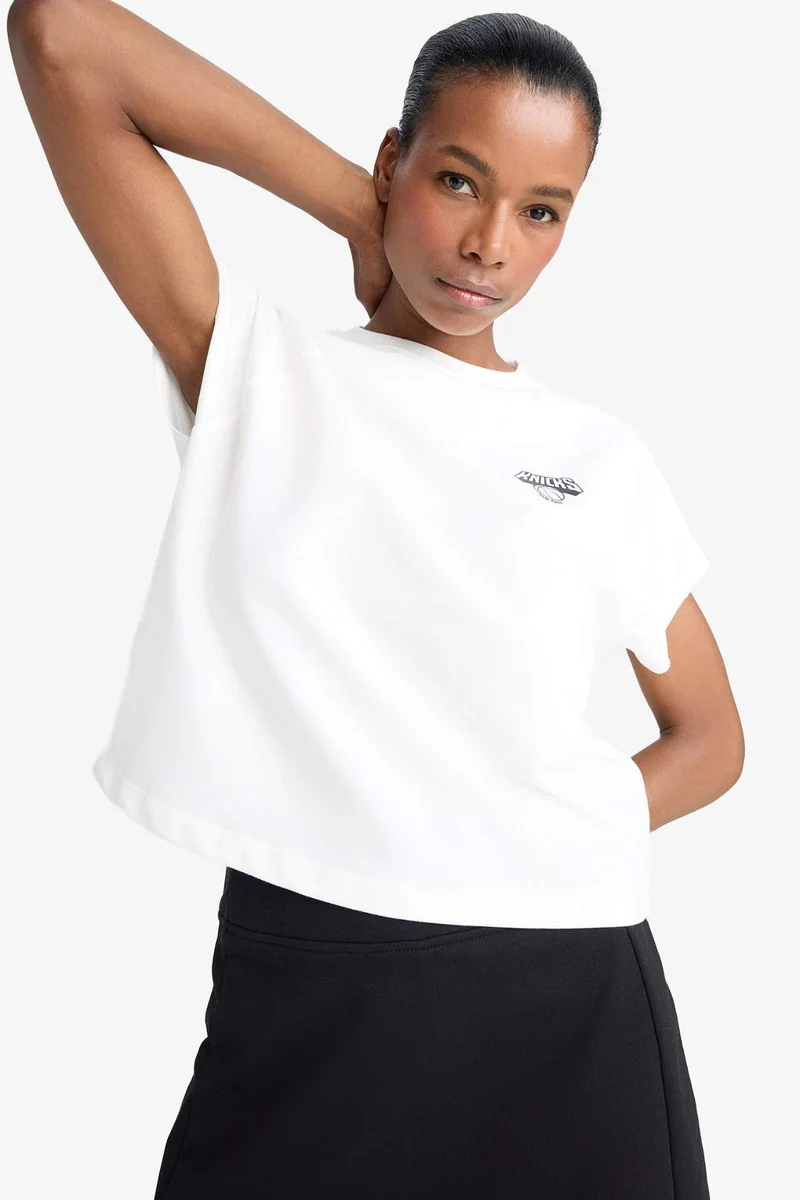 ديفاكتو NBA New York Knicks Licensed Crew Neck Short Sleeve T-Shirt