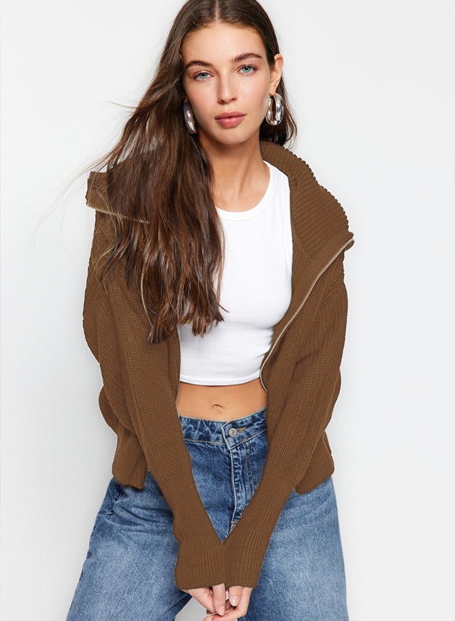 trendyol كارديجان محبوك بسحاب بياقة قابلة للطي بنمط واسع بني فاتح - Image 3