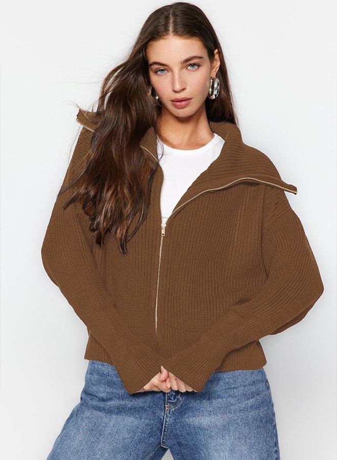 trendyol كارديجان محبوك بسحاب بياقة قابلة للطي بنمط واسع بني فاتح - Image 1