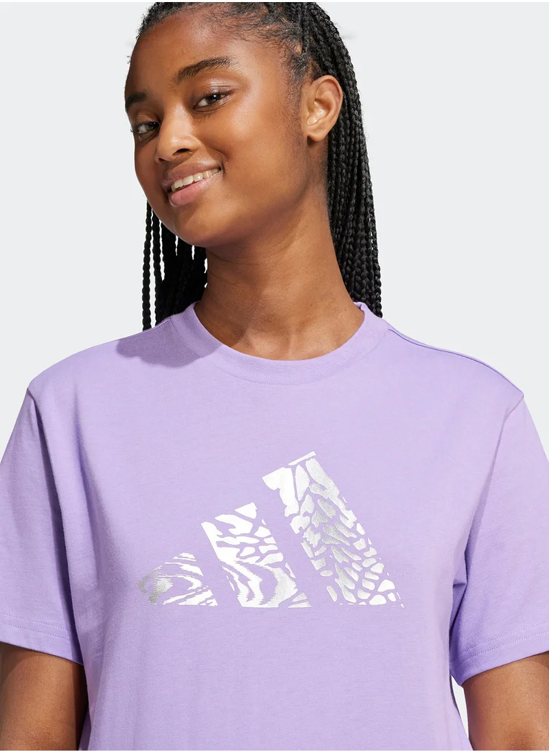 اديداس Tech Metallic Graphic T-Shirt